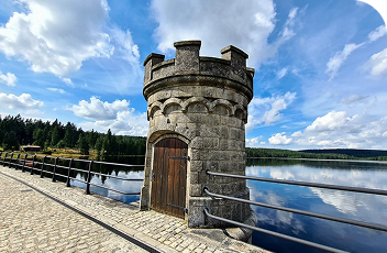 Přehrada Černá Nisa (~5,4 km)