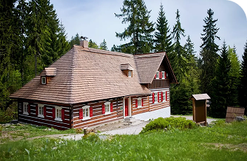 Sklářská osada Kristiánov (~6,5 km)