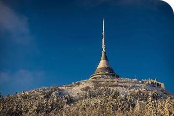 Ještěd (~25,9 km autem)
